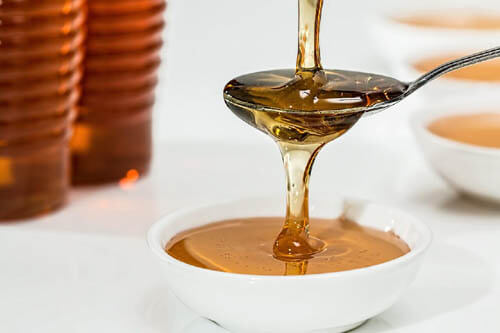 Conoscete i benefici del miele per i capelli