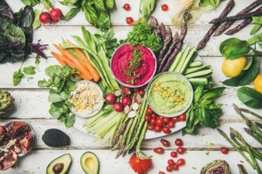 Dieta vegana crudista: benefici e rischi