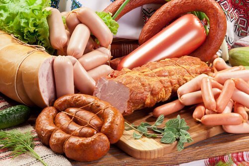 Insaccati e carni processate tra gli alimenti da eliminare dalla dieta