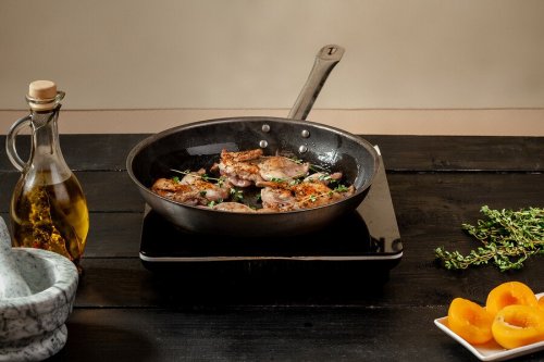 Pernice al vino in padella