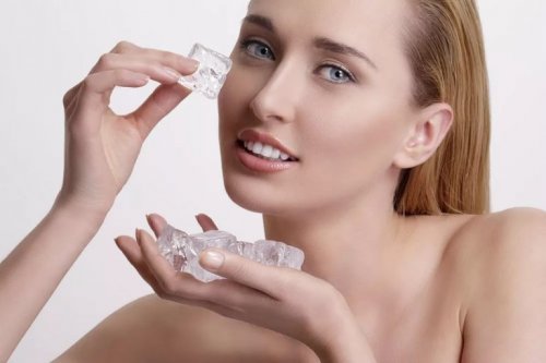 Restringere i pori dilatati ghiaccio