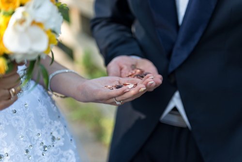 Scambio delle arras matrimoniali durante le nozze