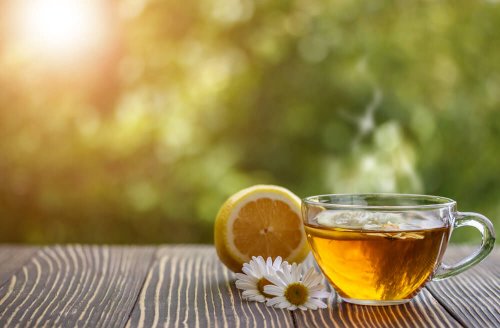 Infuso di camomilla per curare le afte della bocca