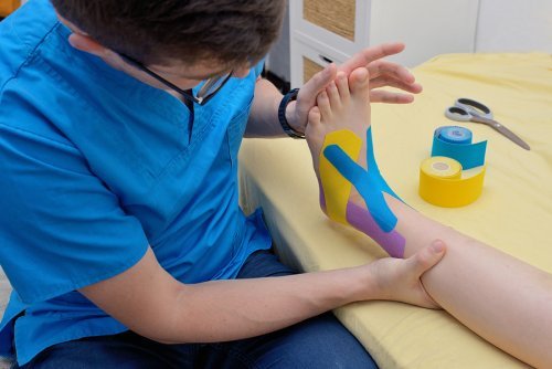 Bendaggio neuromuscolare dal fisioterapista