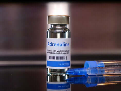 Iniezione intracardiaca con adrenalina