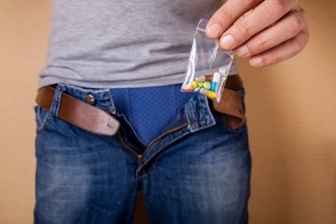 Droghe e disfunzione erettile: che relazione hanno?