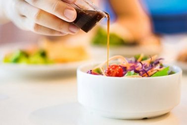 5 salse per insalata a basso contenuto calorico