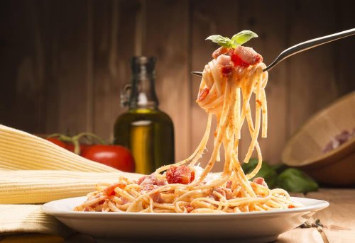Spaghetti all'amatriciana ricette di pasta italiane.