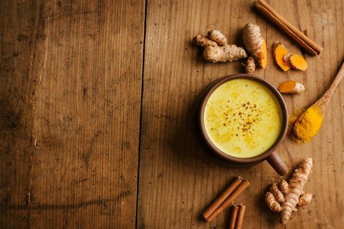 Trattamenti a base di curcuma