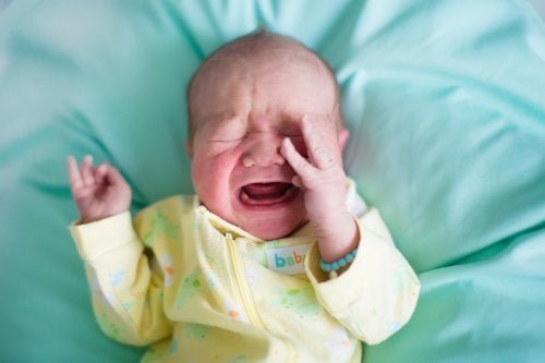 Neonato che piange