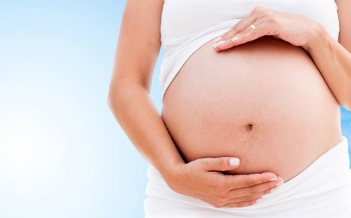 Pancia di donna incinta