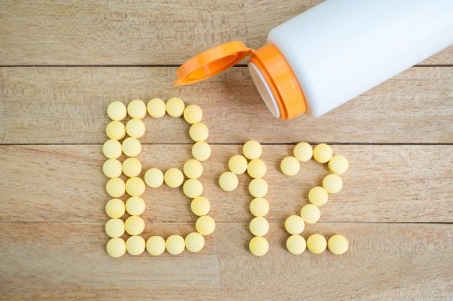 Pillole formano la parola vitamina B12
