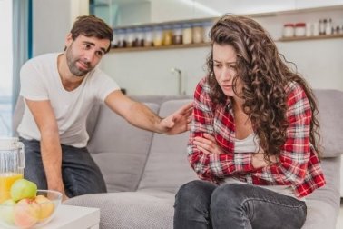 Relazione emotivamente abusiva: campanelli d'allarme