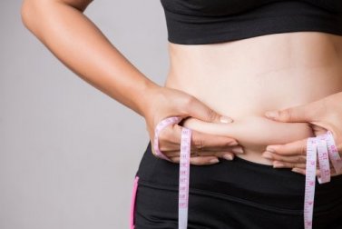 Alimenti che aiutano a combattere il grasso addominale