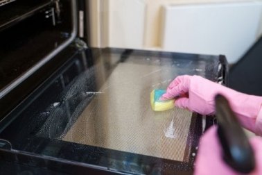 Come pulire il forno con ingredienti naturali