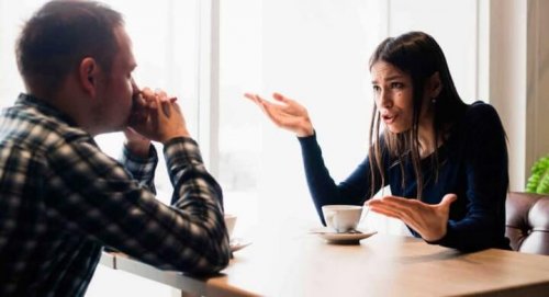 Discussione di coppia con partner distante