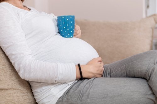 Donna incinta amnesia da gravidanza