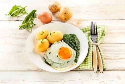 Uova e patate nella dieta paleo