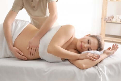 Massaggio prenatale e i benefici che offre