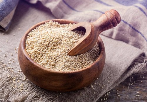 Fonti di carboidrati che non fanno ingrassare: quinoa.