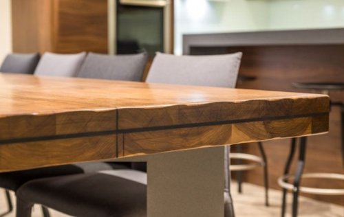 Tavolo in legno