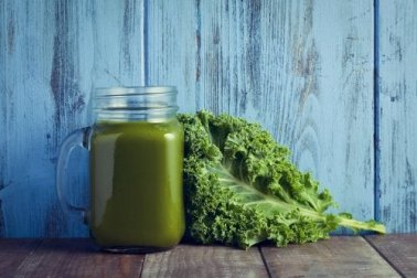 Vellutata di cavolo riccio e spinaci ricca di vitamine