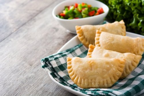 Preparare empanadas vegane in tavola