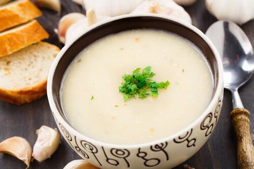Zuppa all'aglio bianca