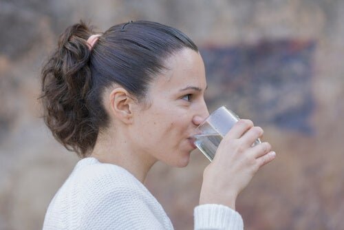 Bere molta acqua