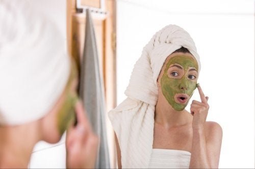 Combattere l'acne con il tè verde