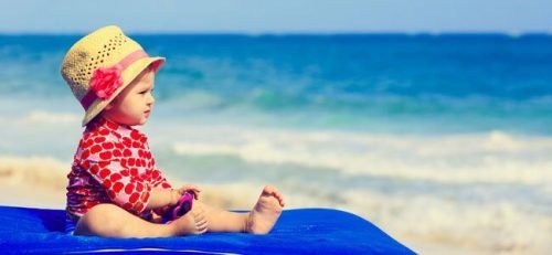 Proteggere la pelle dei bambini in estate