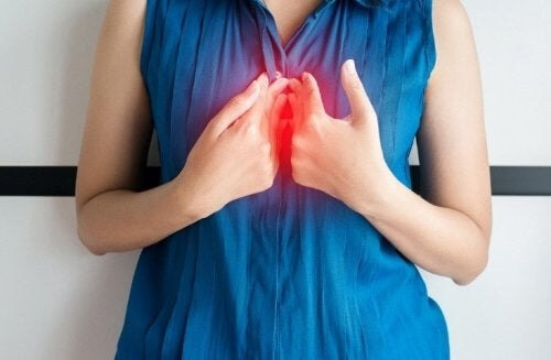 Prevenire il reflusso notturno con 9 consigli