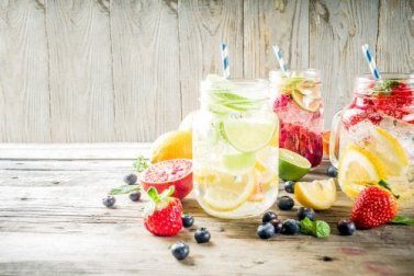 Bere acqua aromatizzata: tutto quello che c'è da sapere