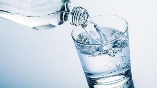 Bere acqua