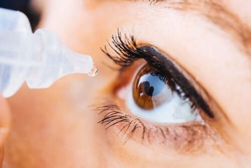Oximetazolina oftalmica: applicazione ed effetti