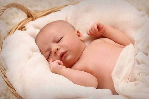 Calmare le coliche del neonato in 8 passaggi