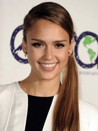 Jessica Alba con coda laterale