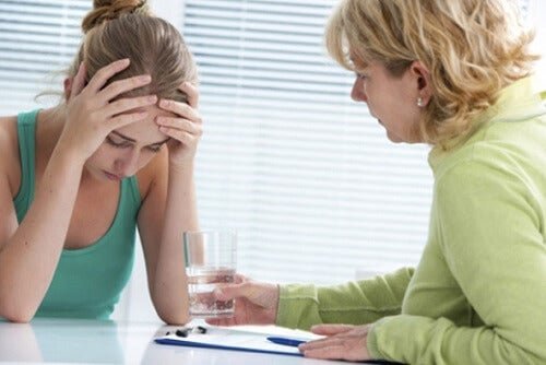 Donna che non riesce a gestire i pensieri ossessivi