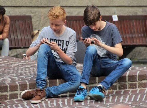 Adolescenti tecnologi