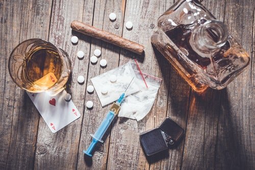 Alcol, fumo, droghe e carte da gioco