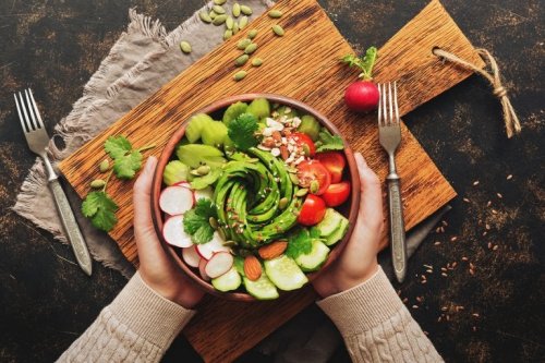 Saltare cena, ciotola con verdure