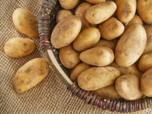 Patate nel cestino