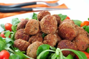 Polpette di merluzzo e gamberi in salsa verde