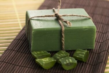 Sapone a base di aloe vera senza soda caustica