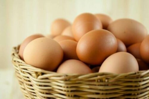 Alimenti ricchi di biotina, le uova