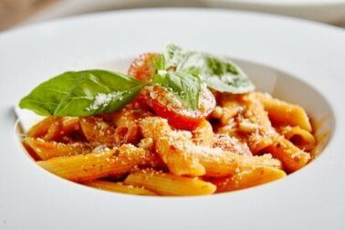 Pasta al tonno e pomodorini, semplice e deliziosa