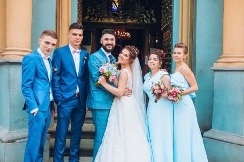 Sposi con padrini e testimoni