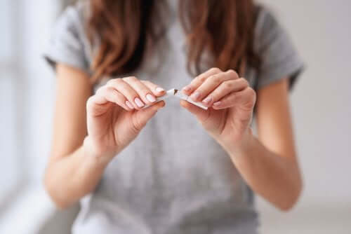 Eliminare il vizio del fumo per prevenire i disturbi digestivi