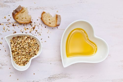Pane e olio tra gli alimenti vegano ricchi di calorie
