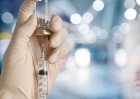 Iniezione di farmaco antibiotico